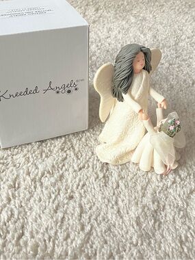 The Kneeded Angels “Mother and Daughter” Figurine